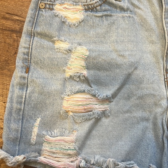 KanCan Multi-Color Thread Distressed Shorts- Lilliana Wash - Picture 3 of 8